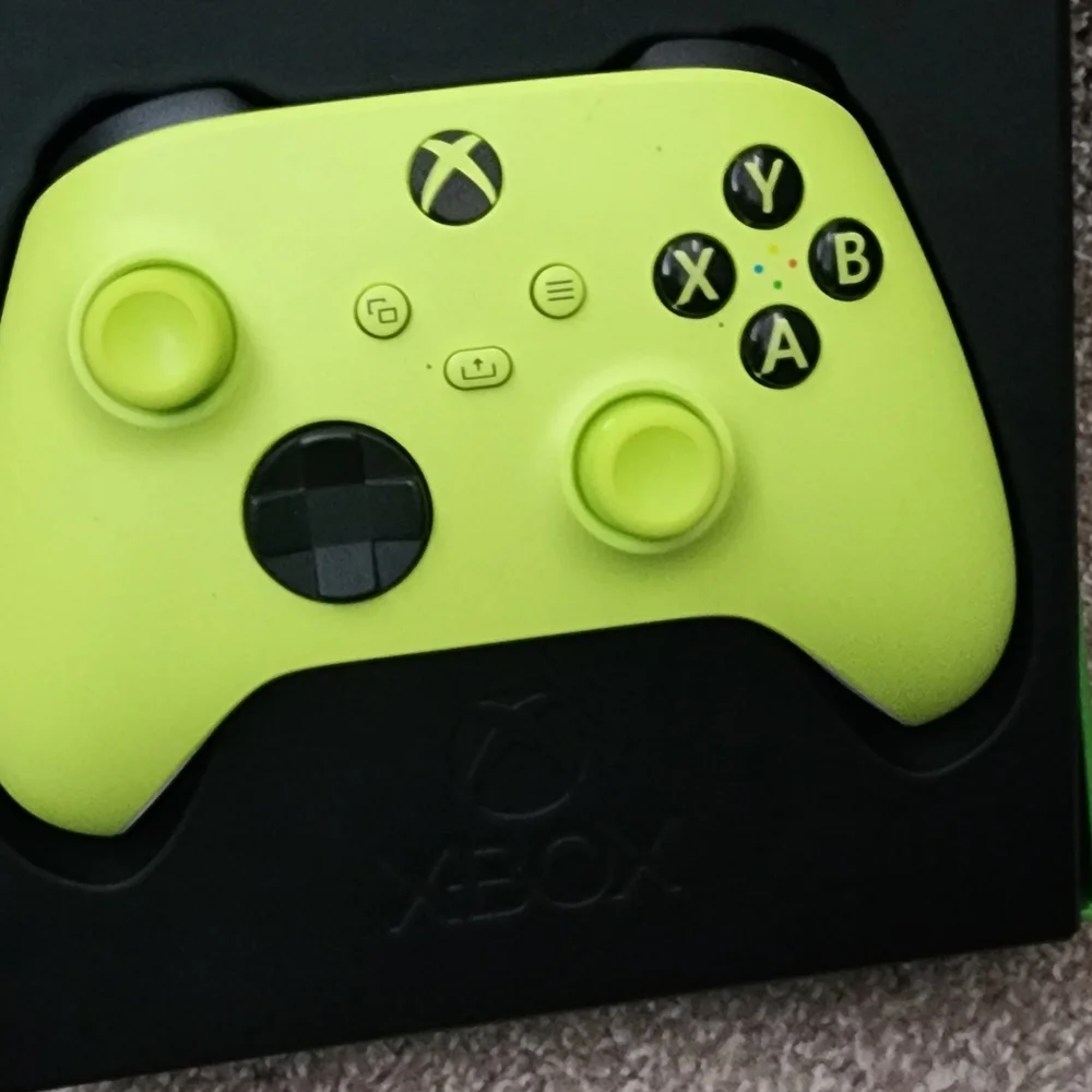 Wireless Controller - Electric Volt